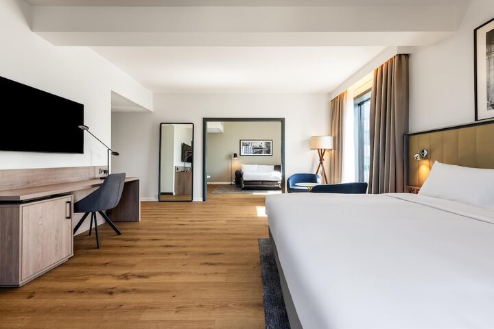 Room 37 of 108
