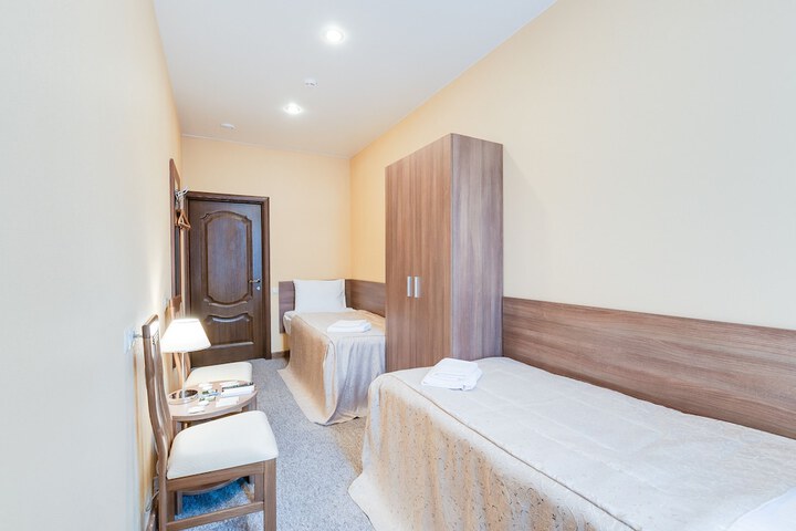 Room 9 of 126