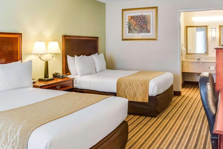 Double Accessible Queen Size Bed (7 of 10)