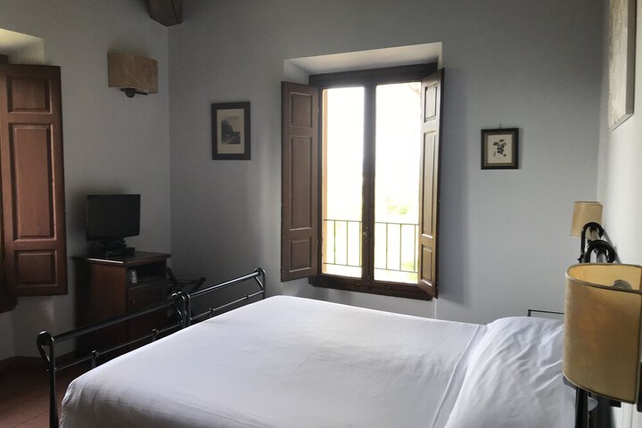 Room 12 of 66