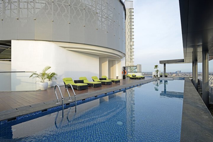 Pool 38 of 65