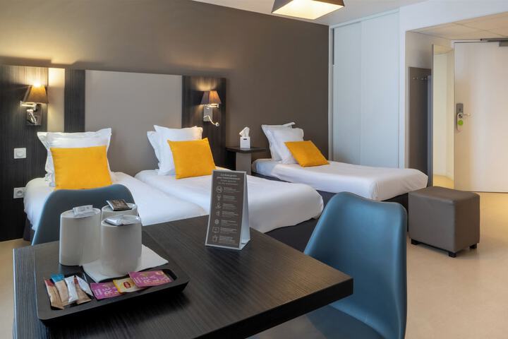 Room 30 of 64