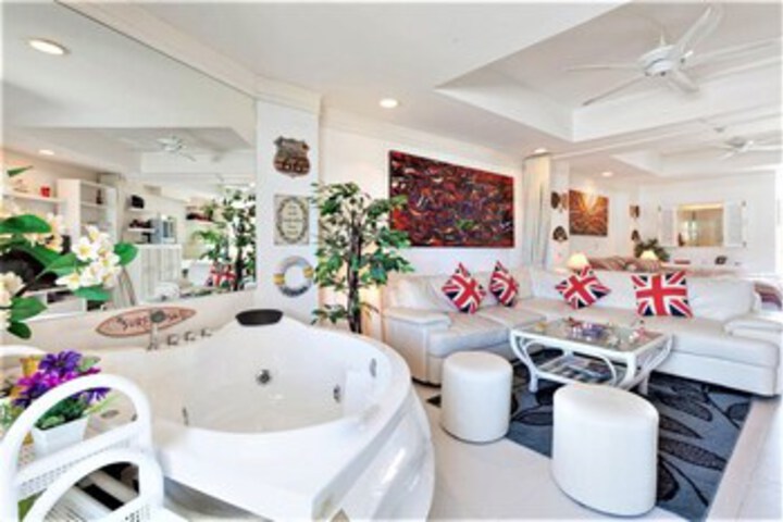 Phuket Palace 1 Patong Beach by PHR