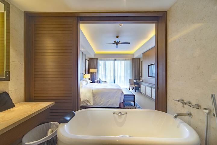 Room 3 of 111