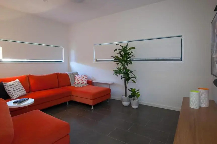 Room 12 of 19