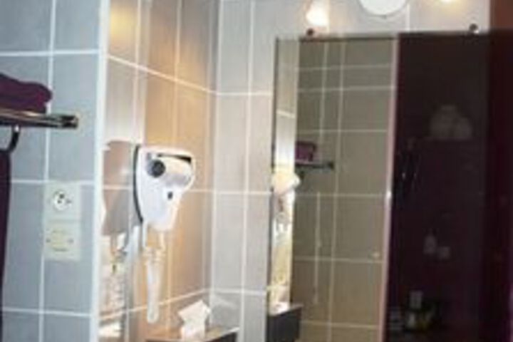 Room 3 of 22
