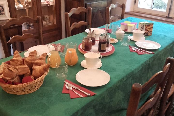 Breakfast/Coffee Service 23 of 50