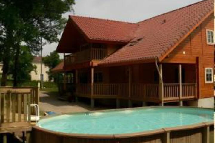 Hotel 4 of 6