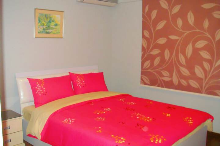 Room 4 of 35