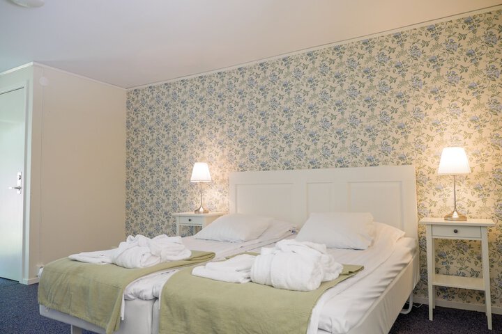 Room 3 of 89