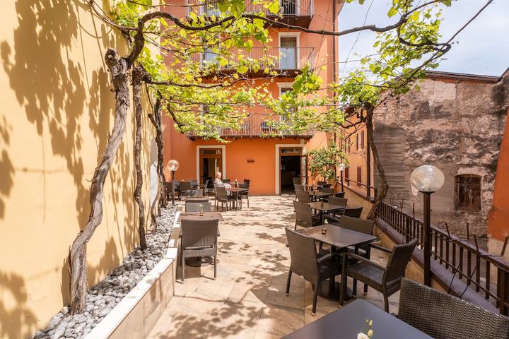 Terrace/Patio 37 of 73