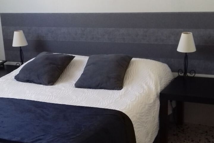 Room 8 of 19