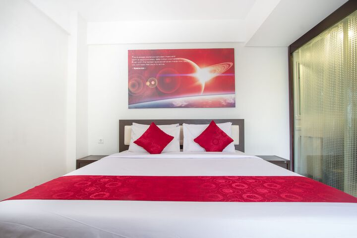 Room 9 of 42