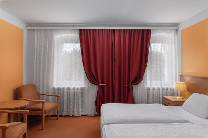 Room 6 of 31