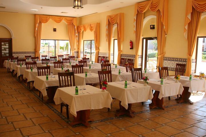 Dining 70 of 120