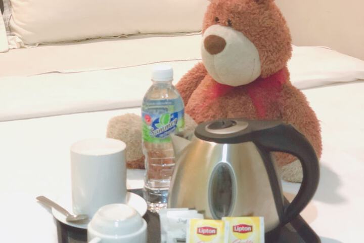 Breakfast/Coffee Service 23 of 33