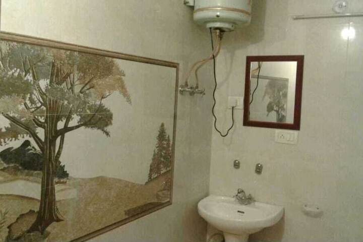 Room 12 of 14