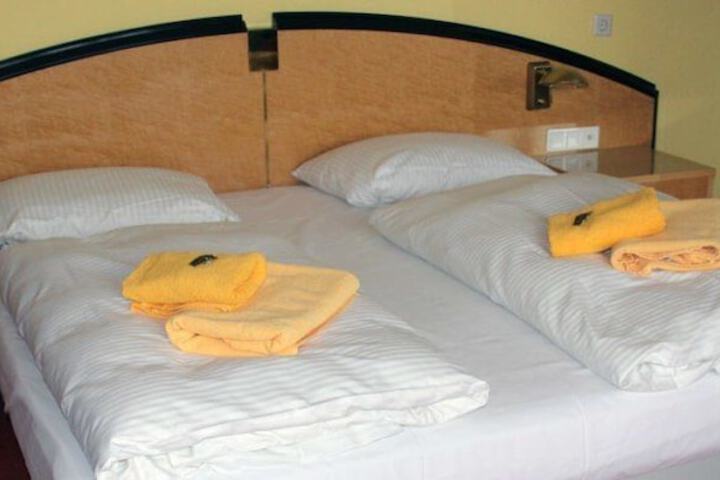 Room 5 of 20