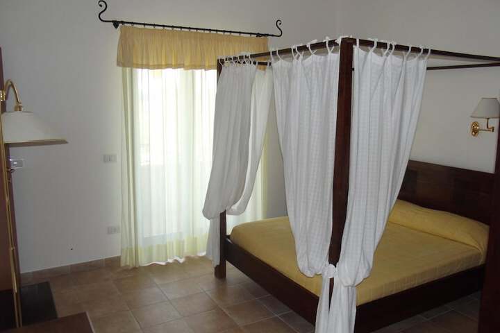Room 12 of 46