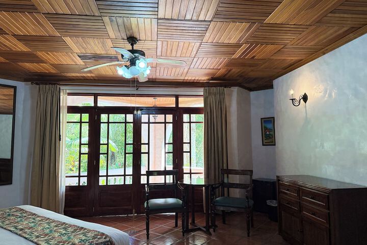 Room 12 of 159