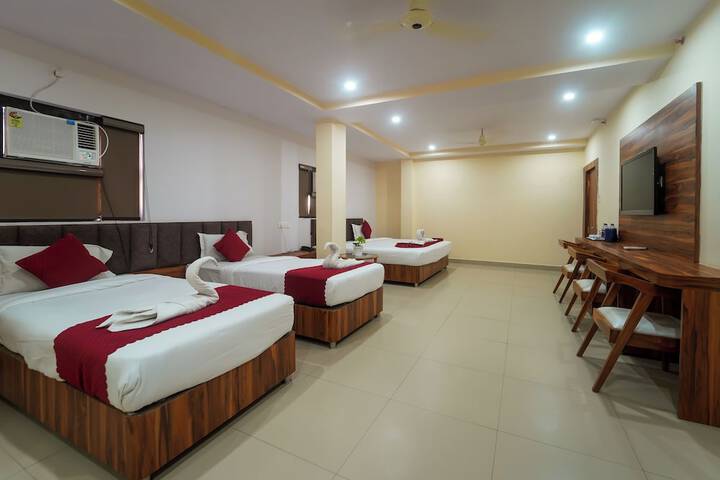 Room 7 of 32
