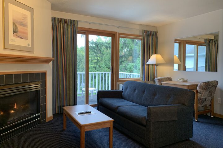 Room 10 of 14