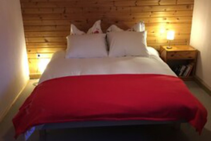Room 33 of 47
