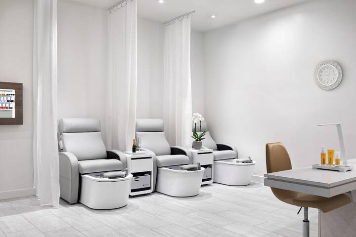 Nail salon