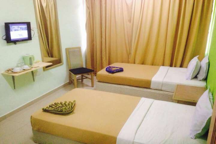 Room 13 of 22