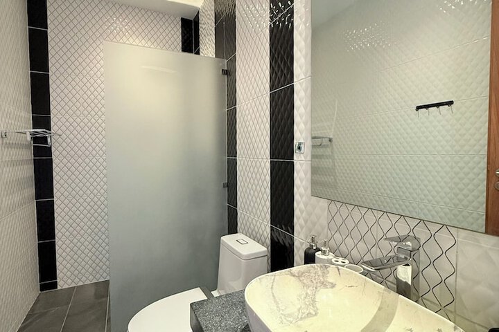 Room 10 of 19