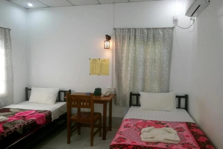 Room 2 of 6