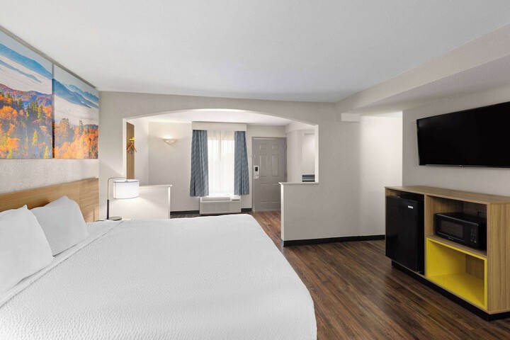 Room 19 of 34