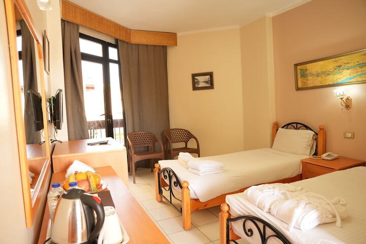 Room 62 of 120
