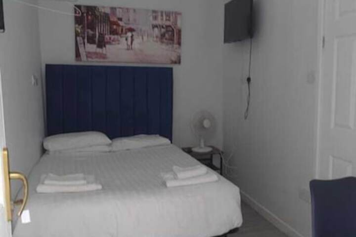 Room 20 of 117