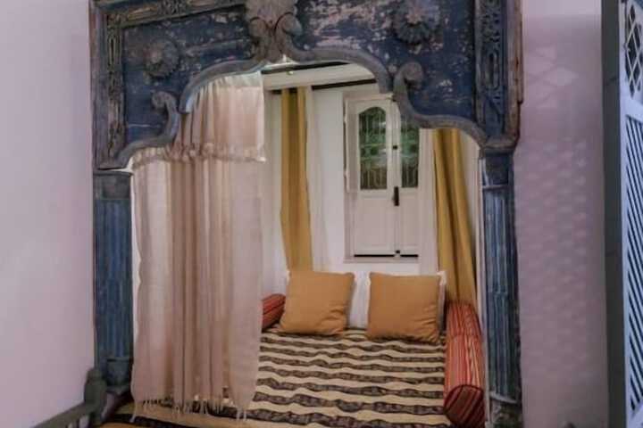 Room 8 of 29