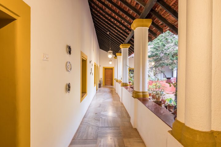 Ballroom/Hall 76 of 111