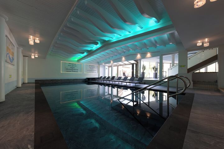 Hotel with Pool