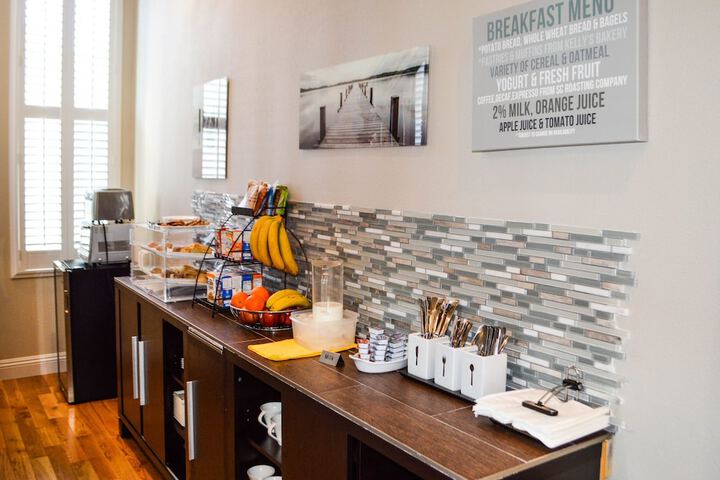 Breakfast area