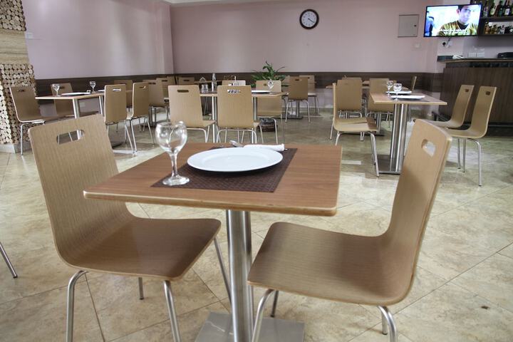 Dining 44 of 50