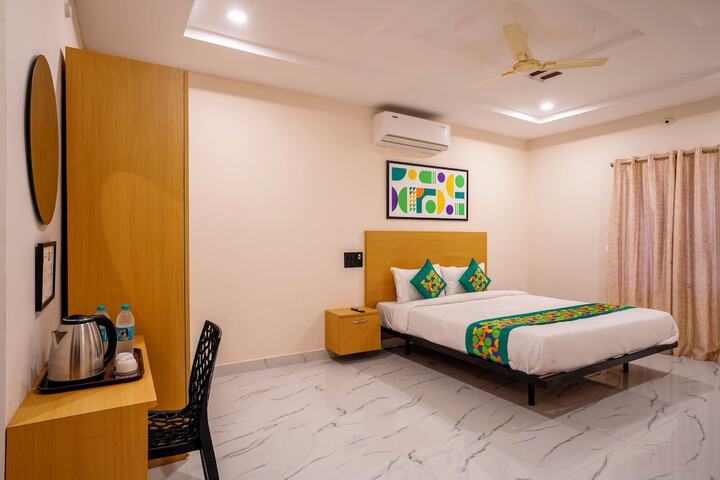 Room 12 of 32