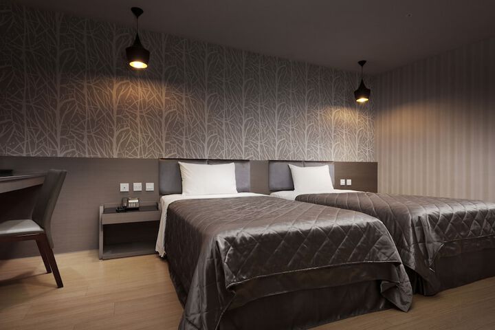 Room 6 of 36