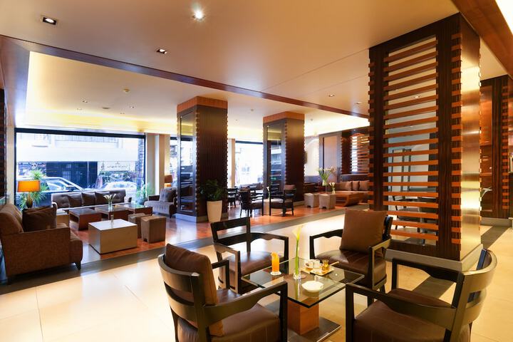 Entrance & Lobby