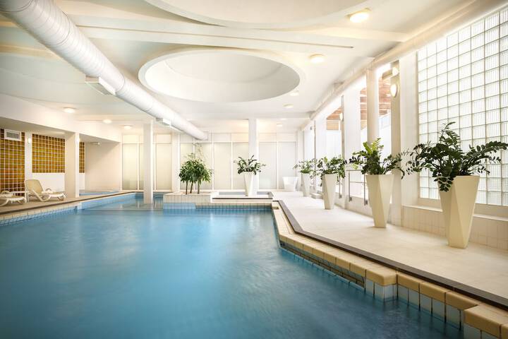 Pool 32 of 69
