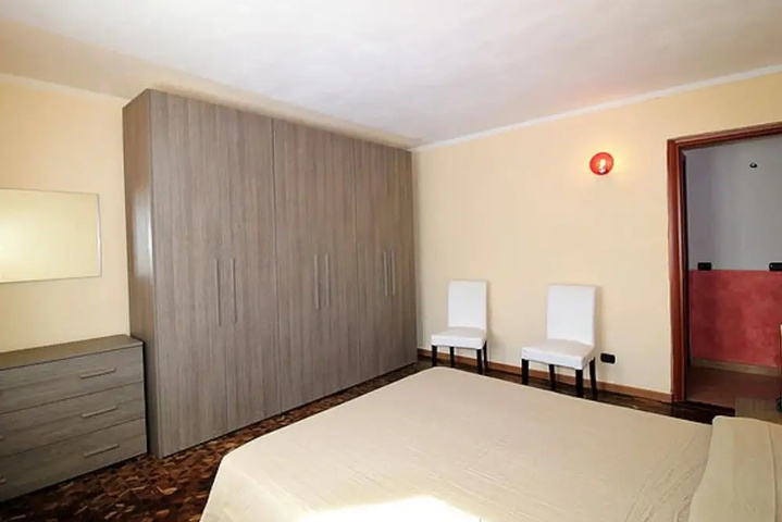Room 3 of 9