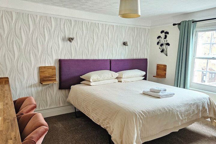 Room 48 of 92