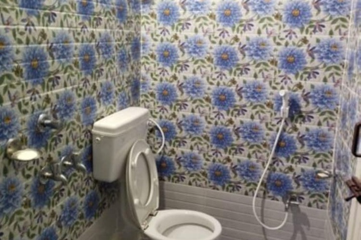 Room 12 of 15