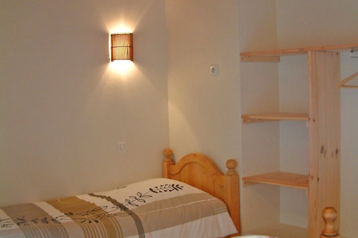 Room 10 of 40