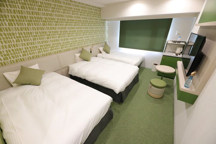 Room 4 of 62