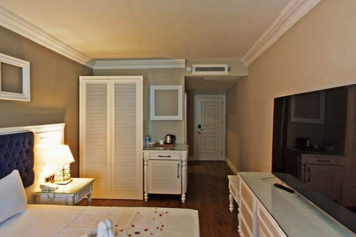 Room 15 of 65