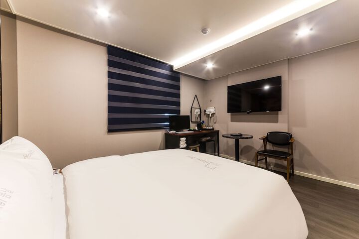 Room 130 of 155